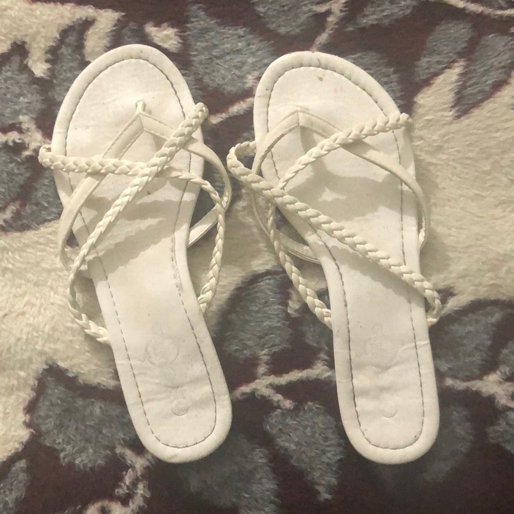 white open toe sandals 🤍